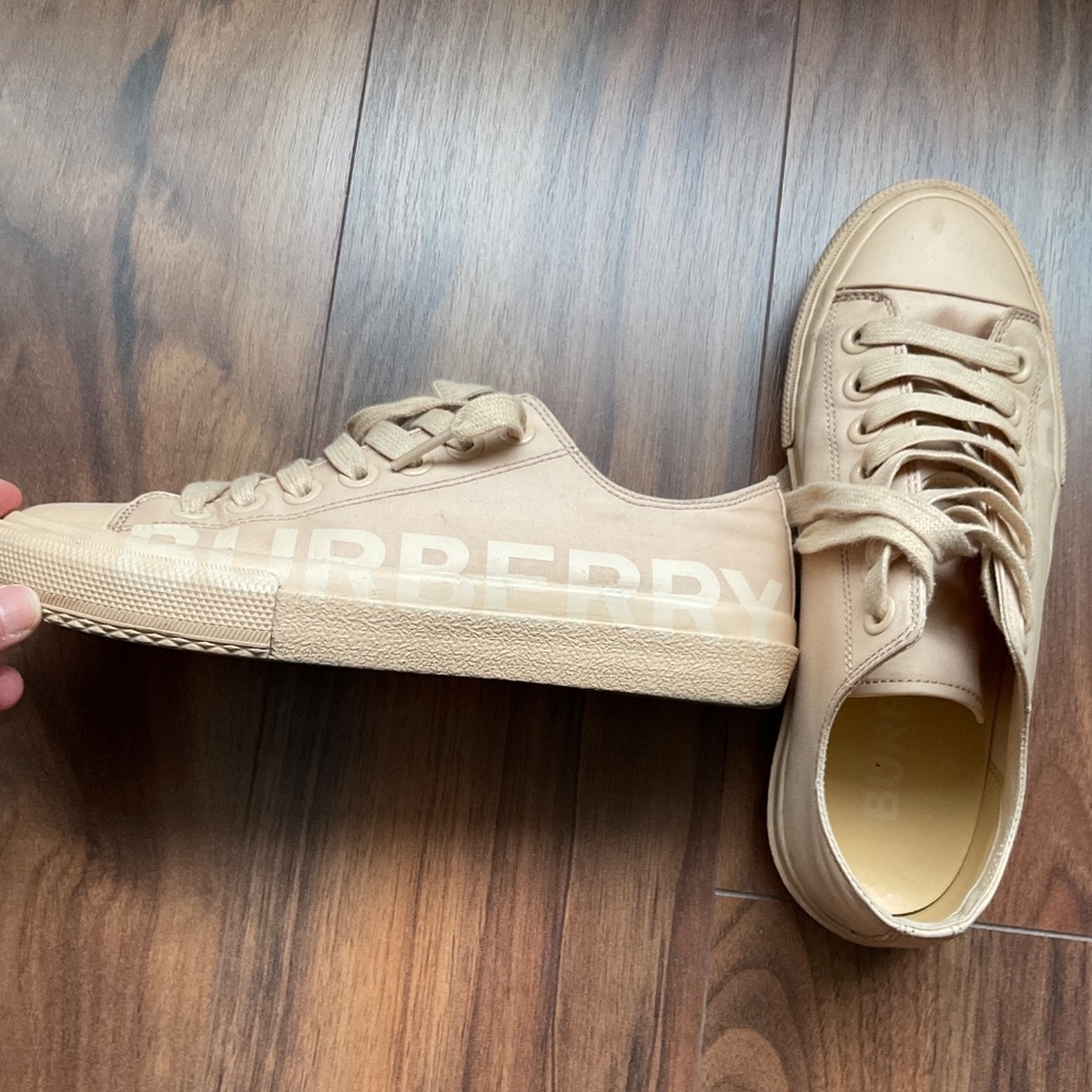 Burberry sneakers